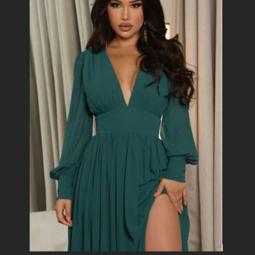 Fashion Nova - Hunter Green Low Cut Maxi Dress